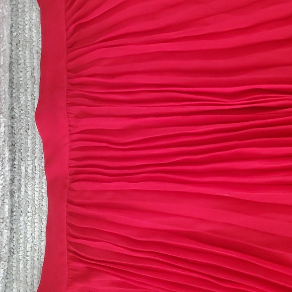 Ralph Lauren Pleated Silk Skirt. It's a Size 10. But, fits like size 6-8. - Picture 2 of 4